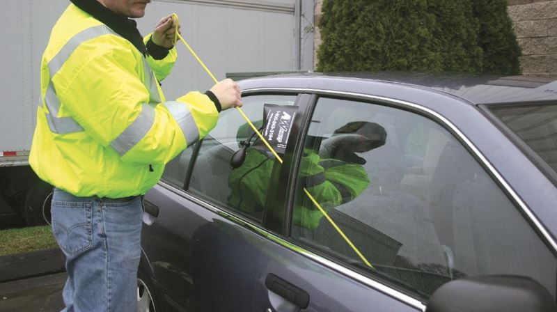 Keys_Locked_in_Car – Auto Key Replacements